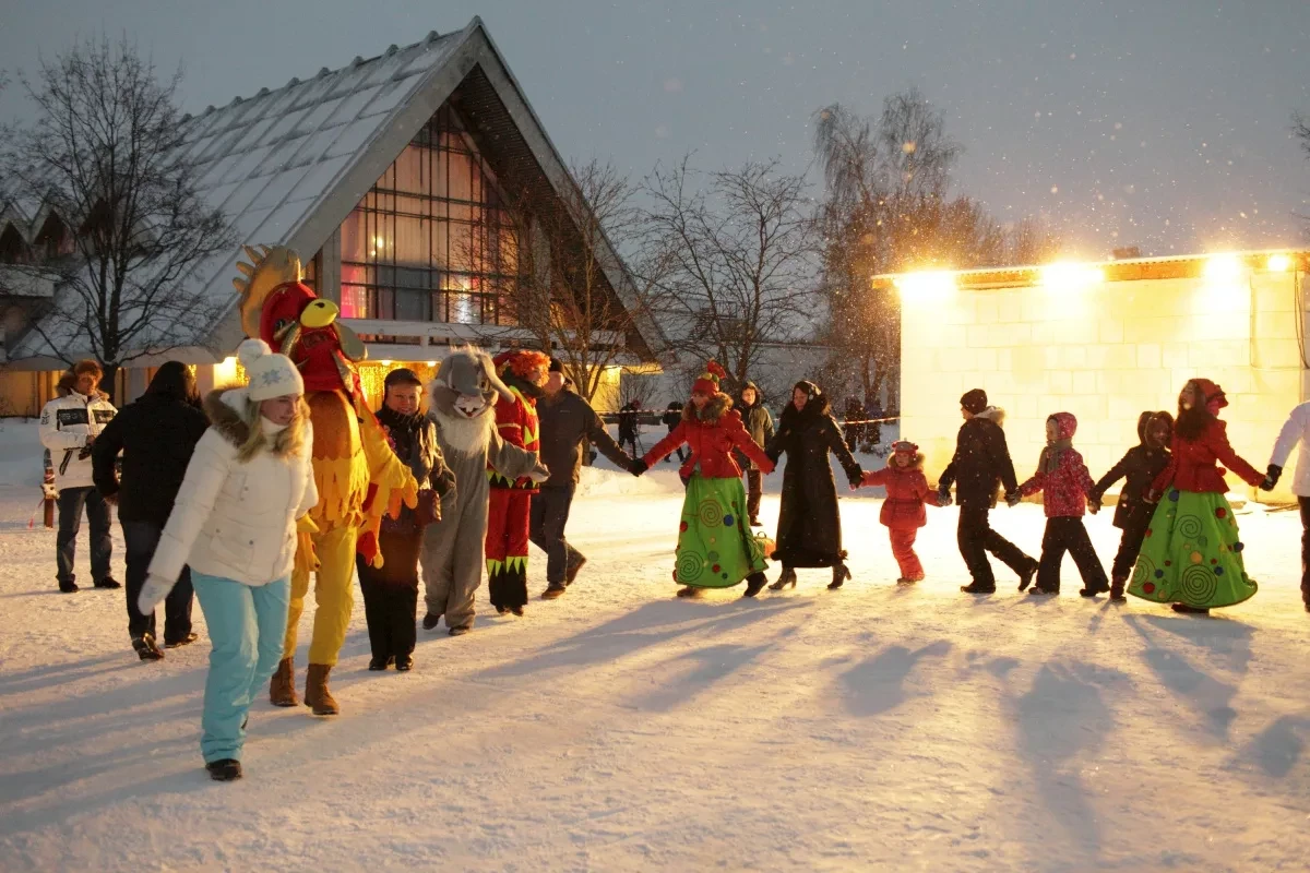 Фото Новогодний тур во Владимир и Суздаль с праздничной программой в стиле фильма «Чародеи»
