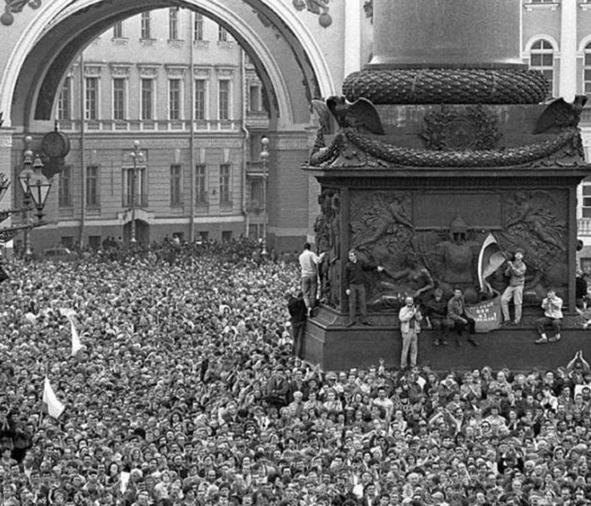 Мятежные площади. От Елизаветы до Ельцина (6/11)