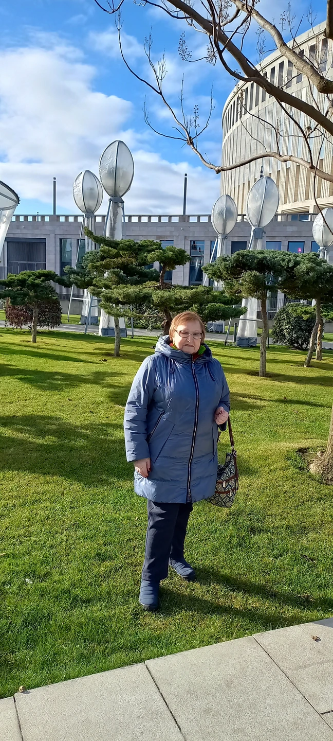 Огромное спасибо Валерии за прекрасно проведенную экскурсию по парку! Время, проведенное с ней, прошло незаметно. Мы