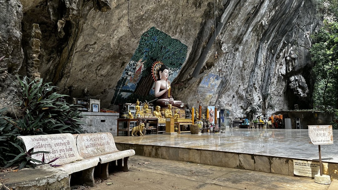 Интересная экскурсия с хорошо продуманным маршрутом. Гид Владимир не торопил нас, в комфортном темпе без дикой спешки успели посетить все места