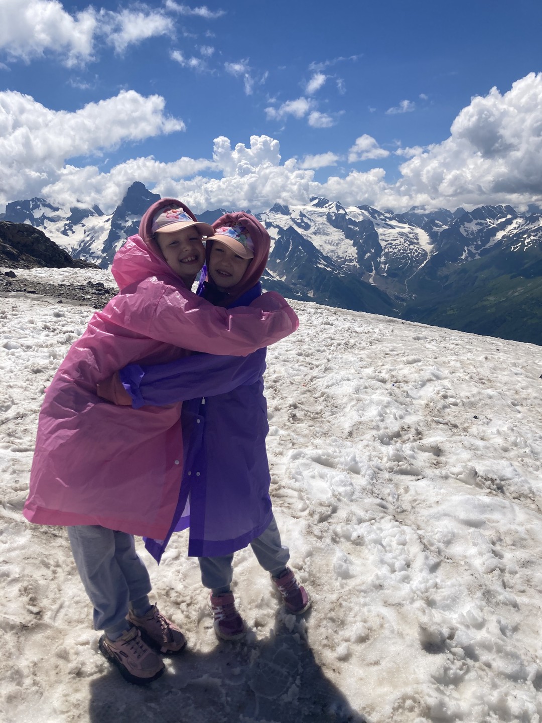 Прекрасная поездка, гибкая адаптация маршрута под наши интересы, интересные рассказы Владимира, не перенасыщенные, как бывает, а