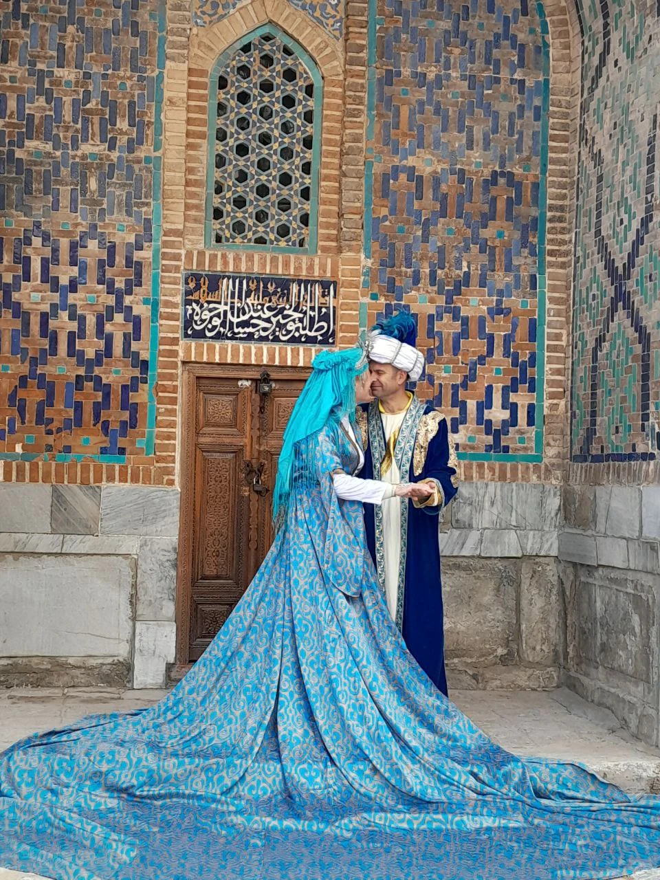 Все состоялось как и планировали. После брони организатор сразу вышел на связь. Организатор заранее купил нам