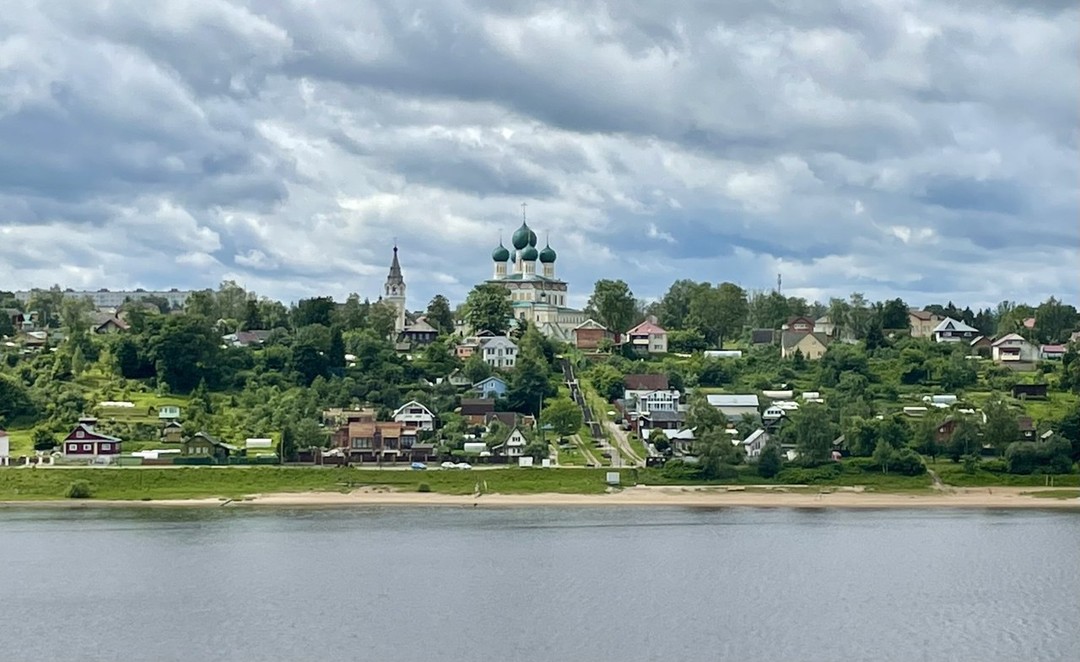 В Тутаев наша маленькая команда отправилась рано утром в воскресенье. Наталья - прекрасный рассказчик и аккуратный