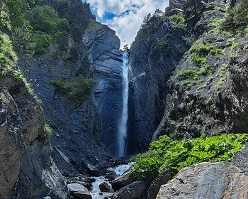 Зрыхский водопад и прогулка по Хрюгскому лесу