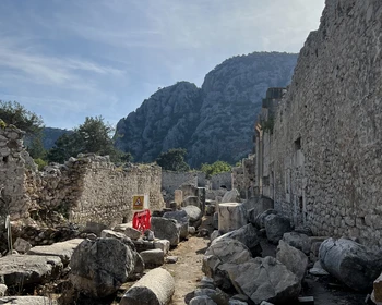 Олимпос и гора Янарташ (Химера)