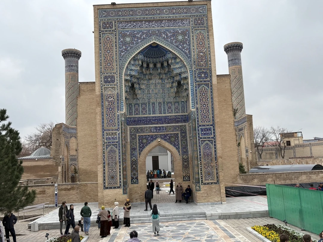 Все состоялось как и планировали. После брони организатор сразу вышел на связь. Организатор заранее купил нам