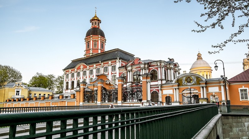 Фото - Экскурсия: "Пешая экскурсия с посещением Александро-Невской лавры"