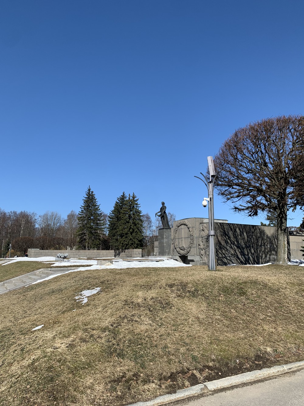 Пискарёвское кладбище: никто не забыт, ничто не забыто! (4/8)