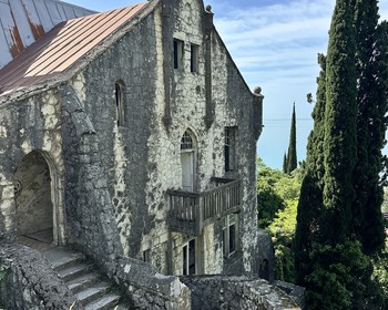 Гагра, озеро Рица, Юпшарский каньон, дача Сталина и Новый Афон