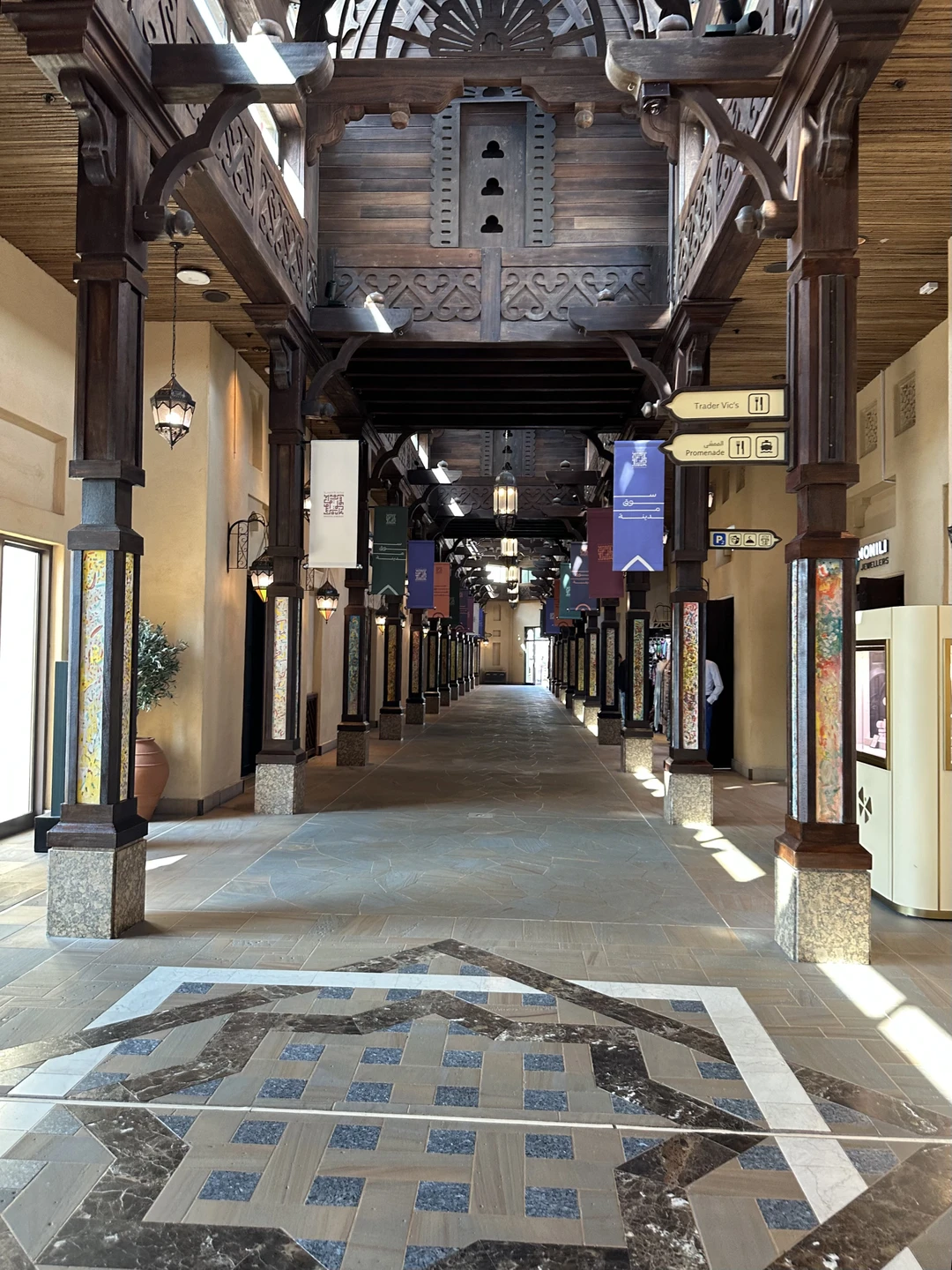 Были на индивидуальной экскурсии по Дубаю с экскурсоводом Исламом и день получился просто замечательный. Всё прошло