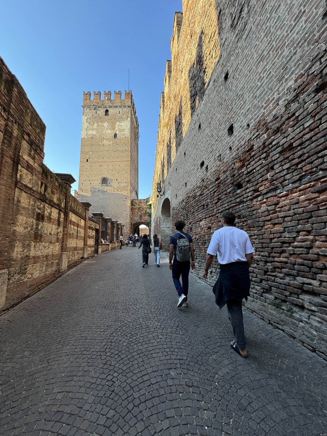 Супер интересная и необычная экскурсия! Никогда не встречала такого классного экскурсовода.