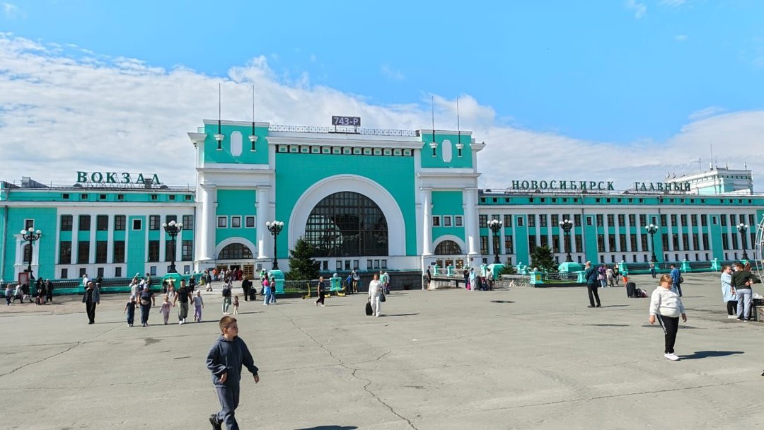 Ирина, наш экскурсовод по Новосибирску и Академгородку, очень внимательная и оставила отличное впечатление. Информация была историческая