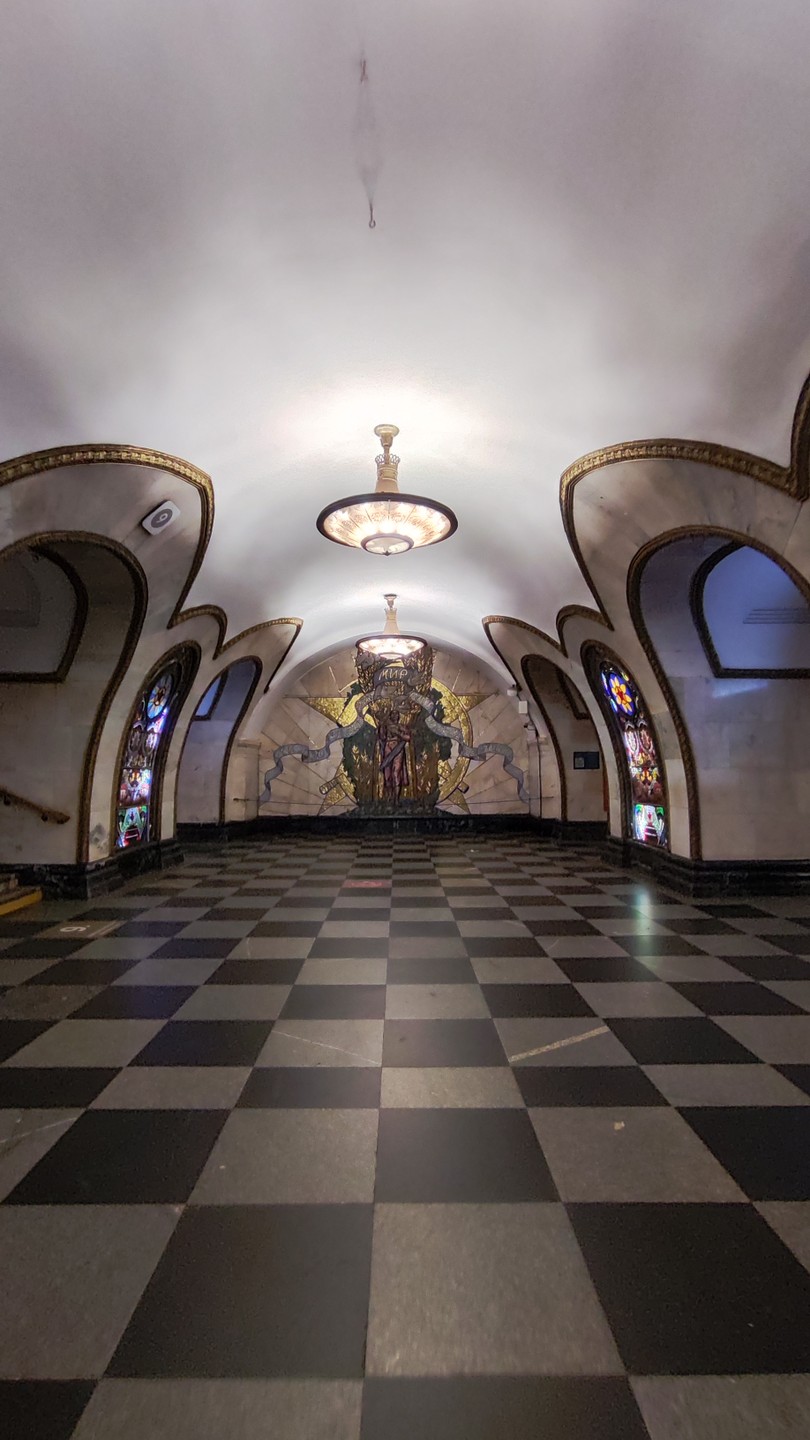 Москва: метро не сразу строилось (Захарова)