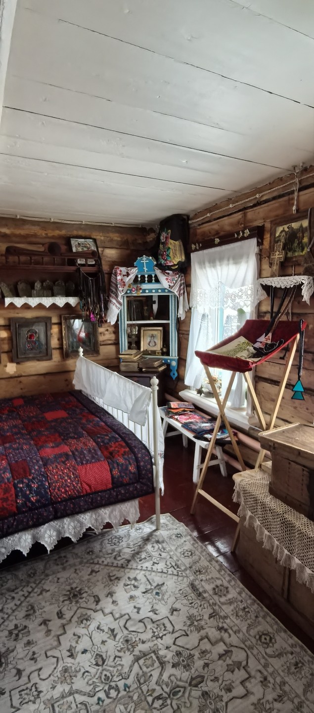 Экскурсией это назвать сложно, так как вы получаете не только прекрасного гида, который увлечённо расскажет вам