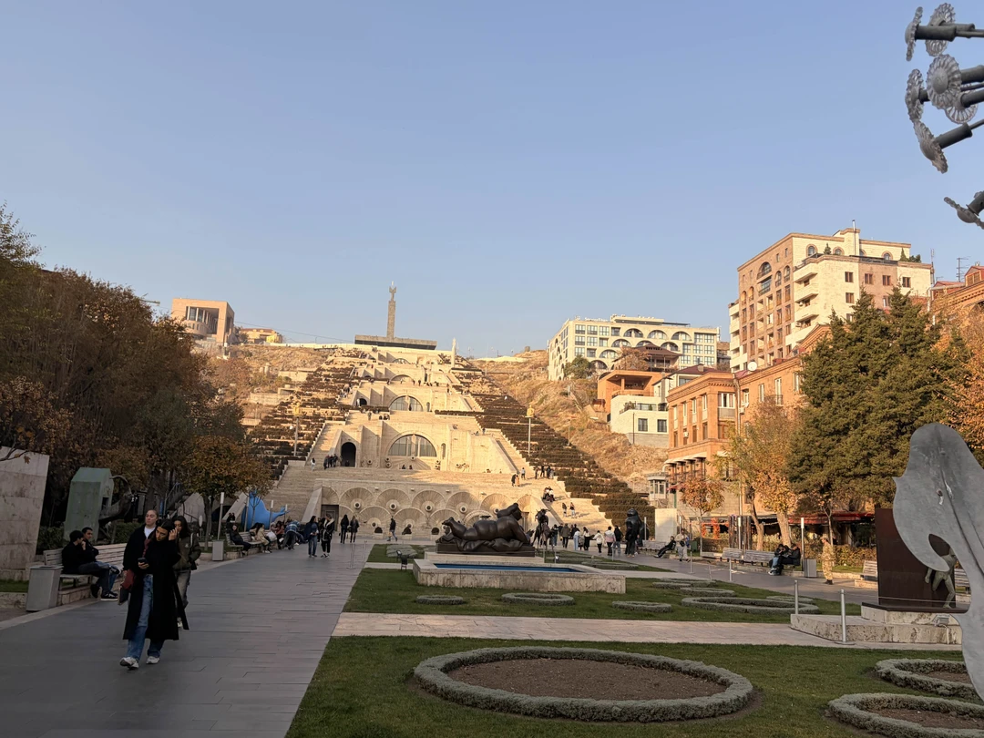 Ходили на пешую 2-х часовую экскурсию по городу Ереван с гидом Ануш. Очень хорошая ознакомительная экскурсия