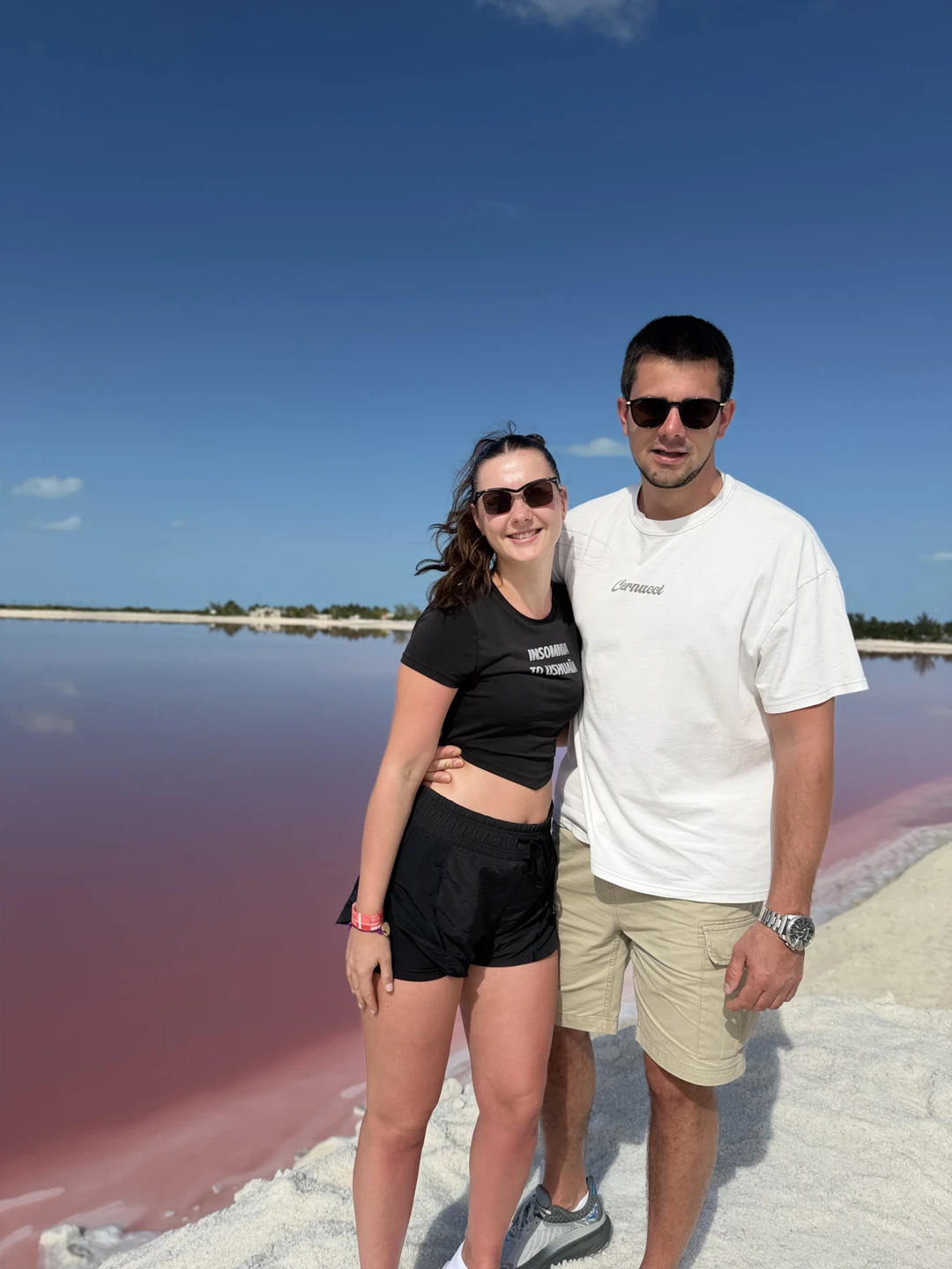 Обычно, мы с женой организовывали экскурсионный досуг самостоятельно. Но в Мексике решили не рисковать и доверить это профессионалу