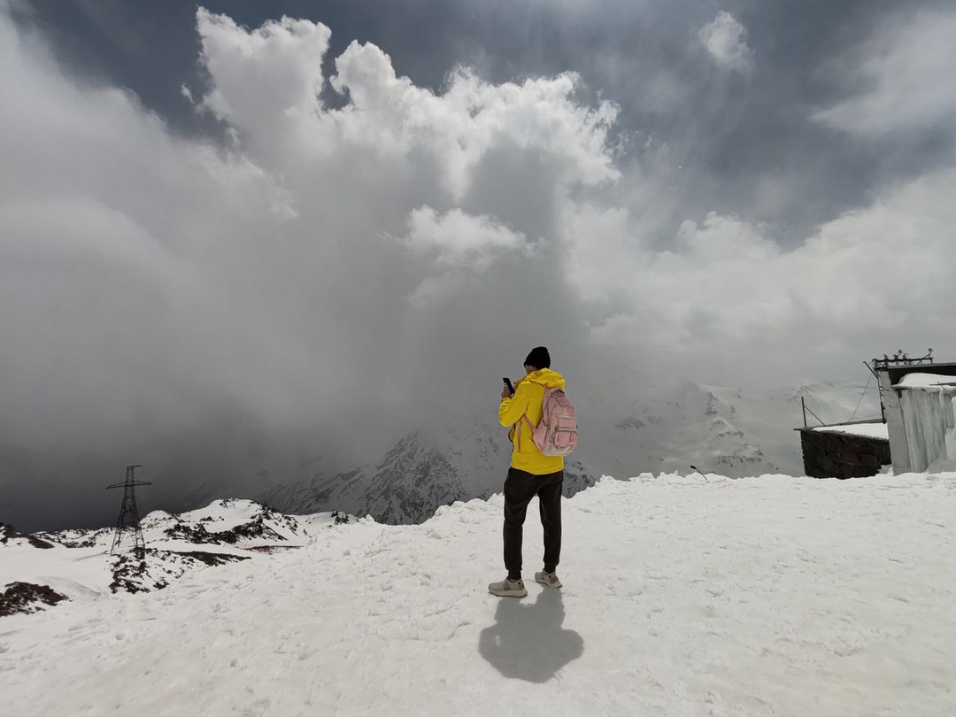 Договаривался за два дня до поездки. Мне повезло, договорился.
