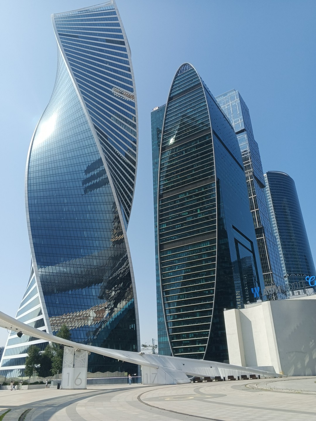 Прекрасная экскурсия, нам очень понравилось, было очень интересно, мы прошли по ходам, связывающим башни, рассмотрели и