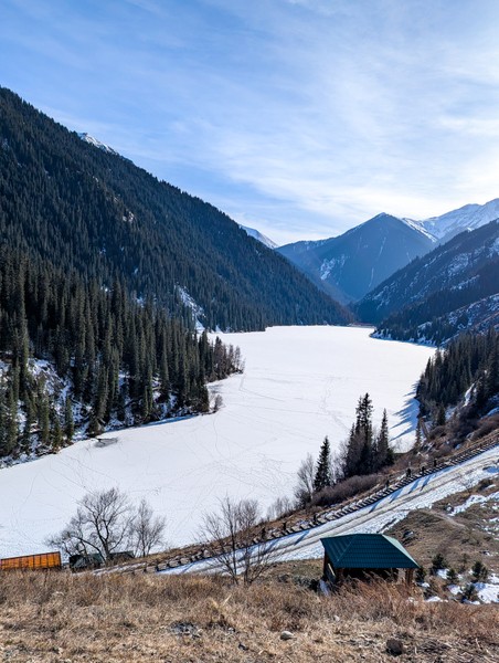 Очень комфортная экскурсия в мини-группе. Отлично выстроен тайминг, на Чарынский каньон приехали в 8:00, до наплыва