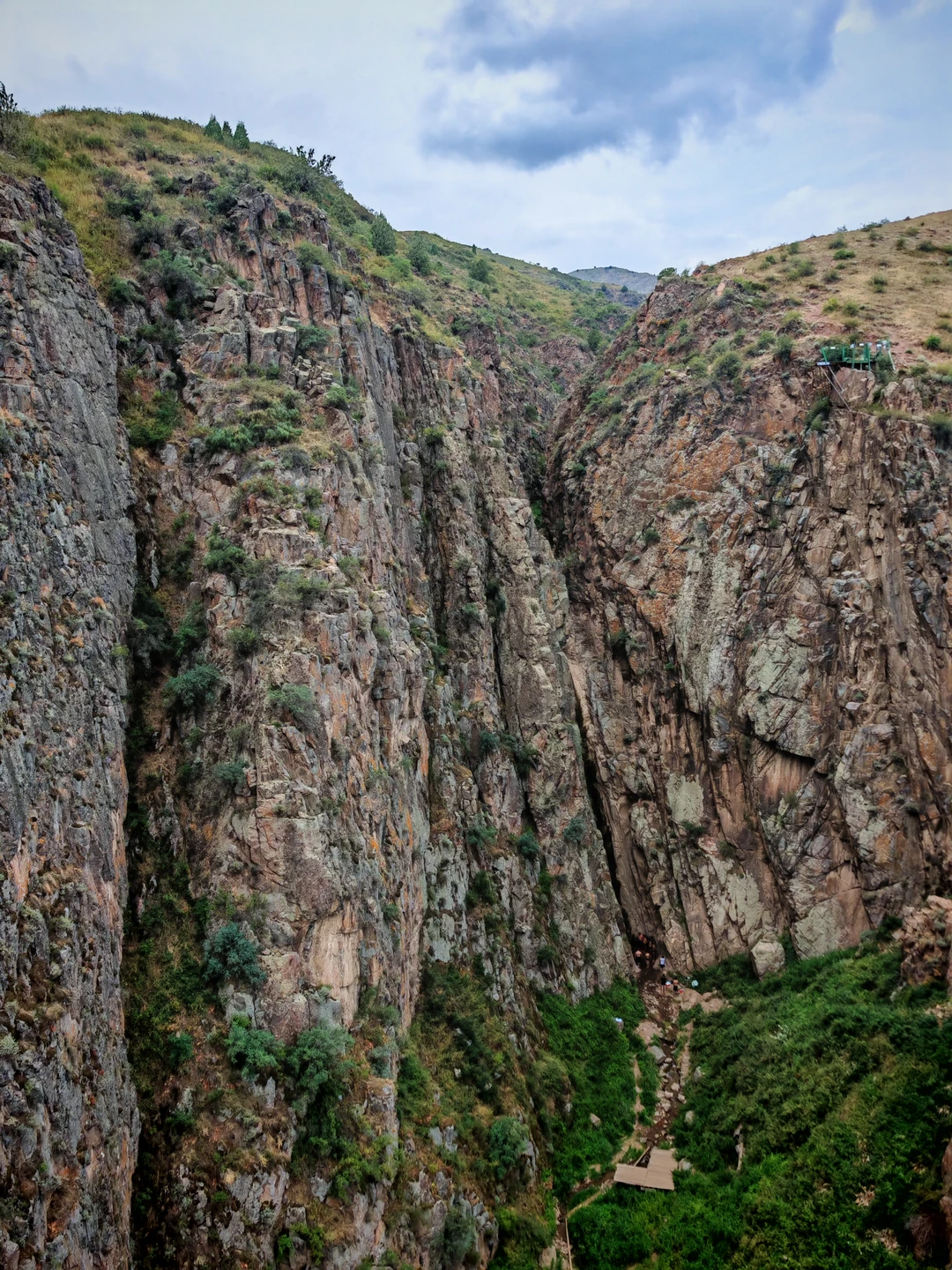 Потрясающцю экскурсию нам провел Азим 😍 Мы влюбились в красоты такой замечательной страны ❤️ Ответы на