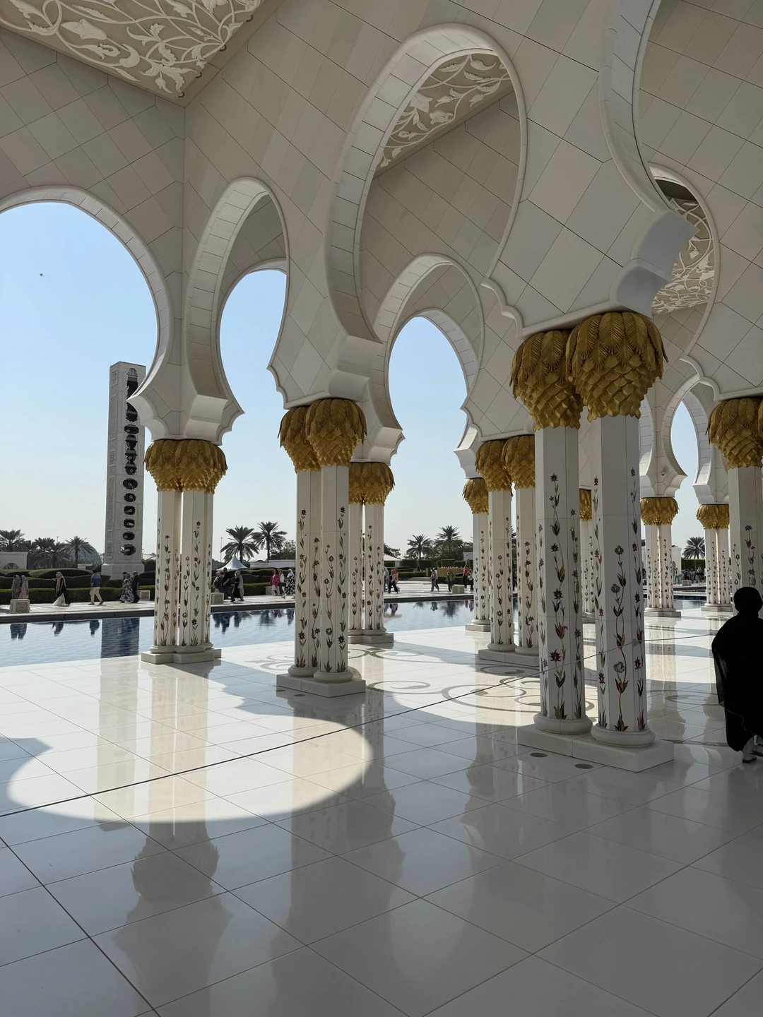 Огромное спасибо за интересную экскурсию по Абу-Даби. От всей души рекомендуем Бориса в качестве гида и желаем успеха всей команде Пулата