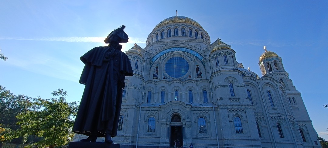 Из Санкт-Петербурга в Петергоф и Кронштадт: 2 города за 1 день (Сергей)