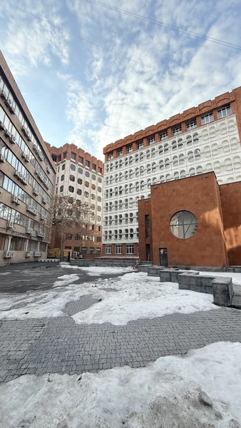 прекрасное знание материала. Очень вежливый и интеллегентный экскурсовод