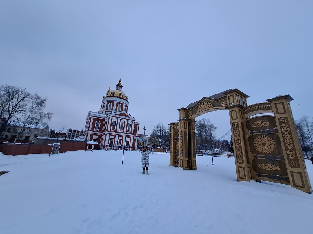 Ирина - отличный гид, хорошо знающий историю города. Мне интересны были усадьбы. Я получила подробный рассказ