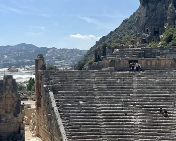 Демре и Мира