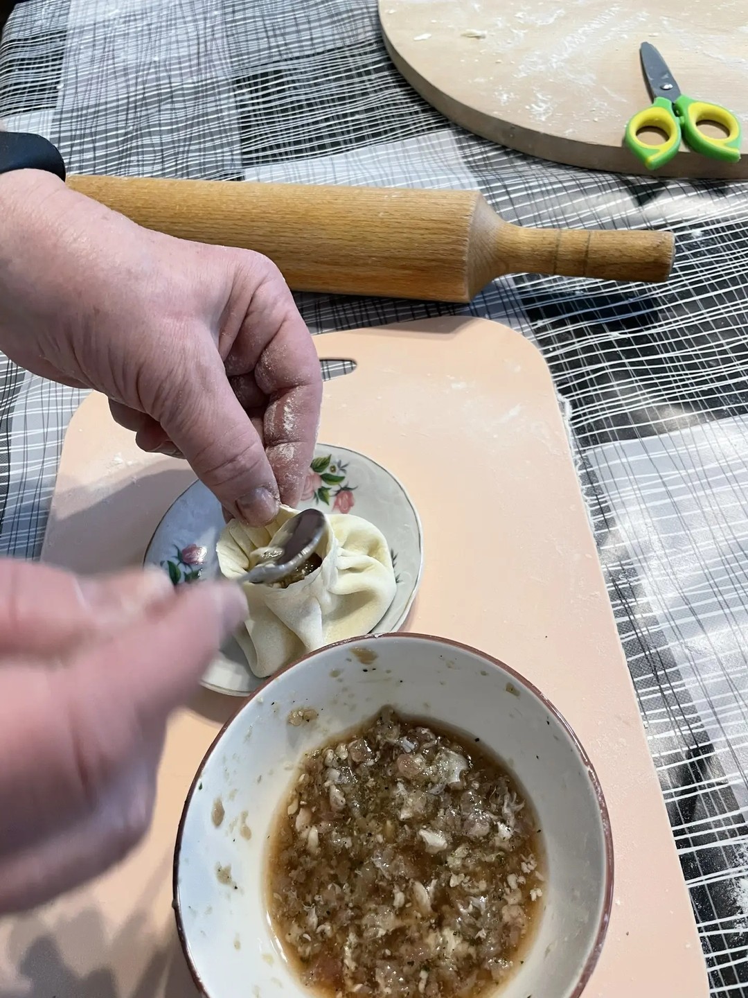 Очень благодарны за мастер-класс! Под песни (никто не заставлял - душа сама пела!) и бокал вина