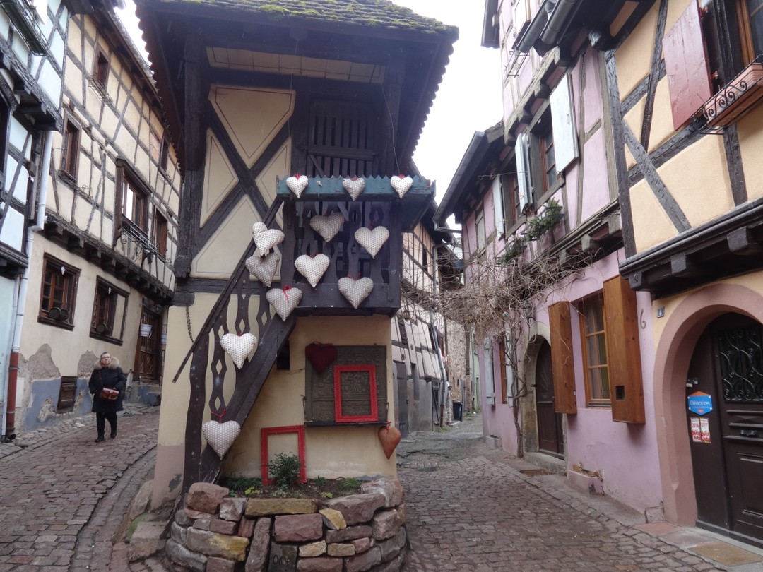 9 марта мы побывали на экскурсии "Дорога вин и живописные деревни Эльзаса". Деревни даже превзошли наши