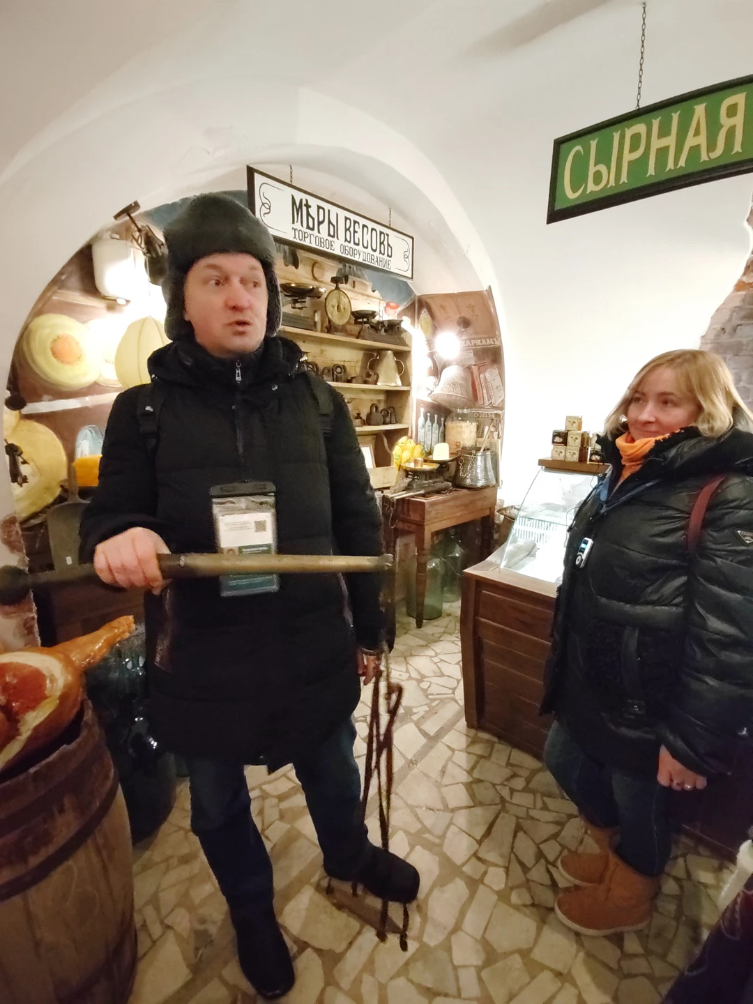 Нереальный гид! С учетом моих привередливых подруг, всё прошло на высоте. Показал и рассказ всё очень