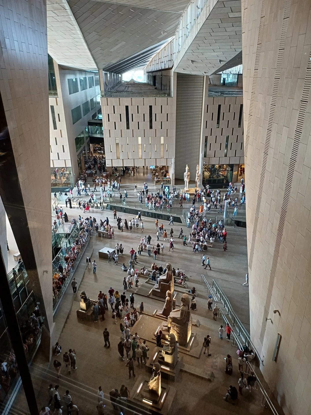 Все было отлично. Большое спасибо заботливому водителю и эррудированному гиду!