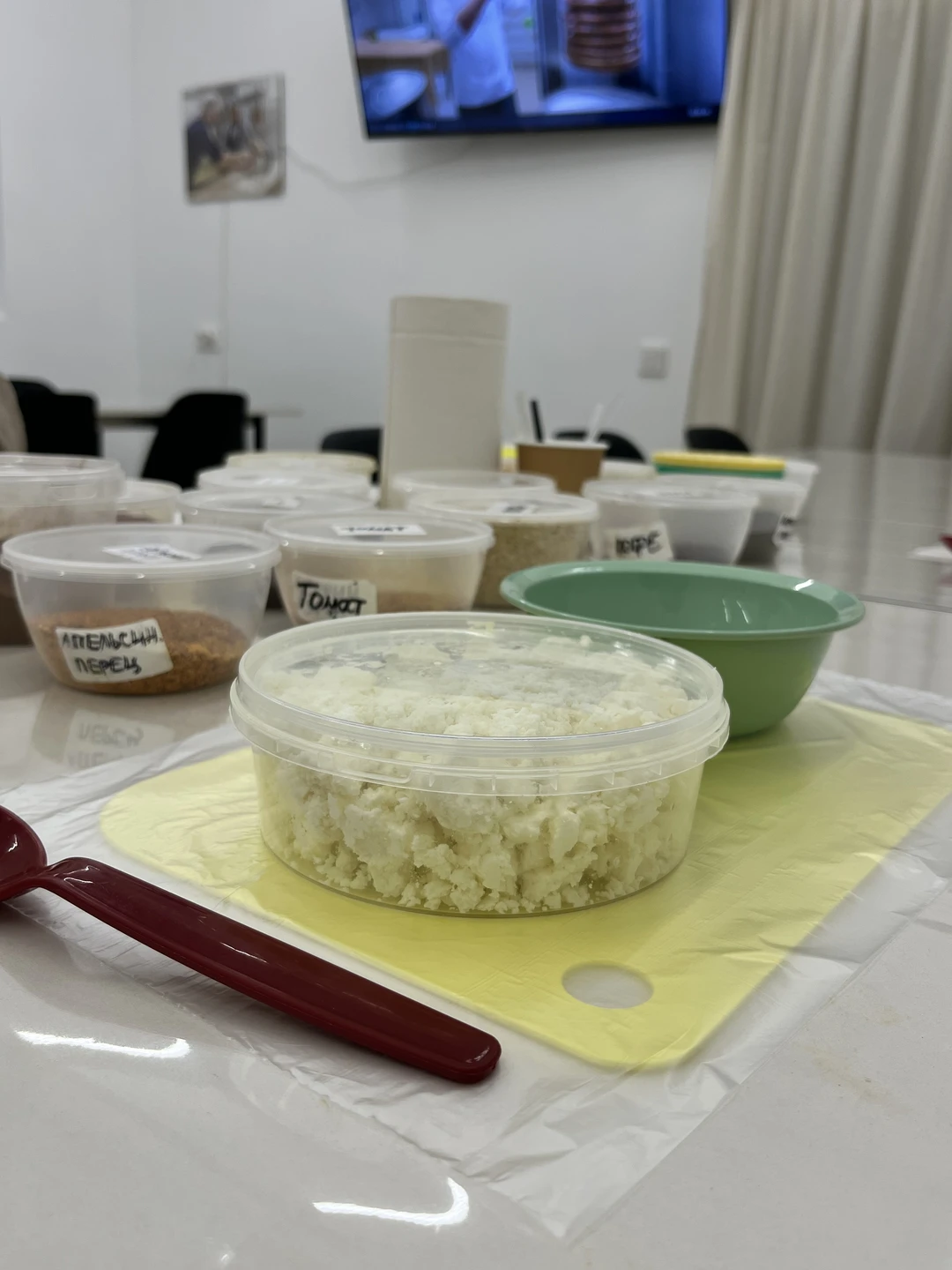 Были в Костроме первый раз, так как это сырная столица России, не было сомнений, куда сходить