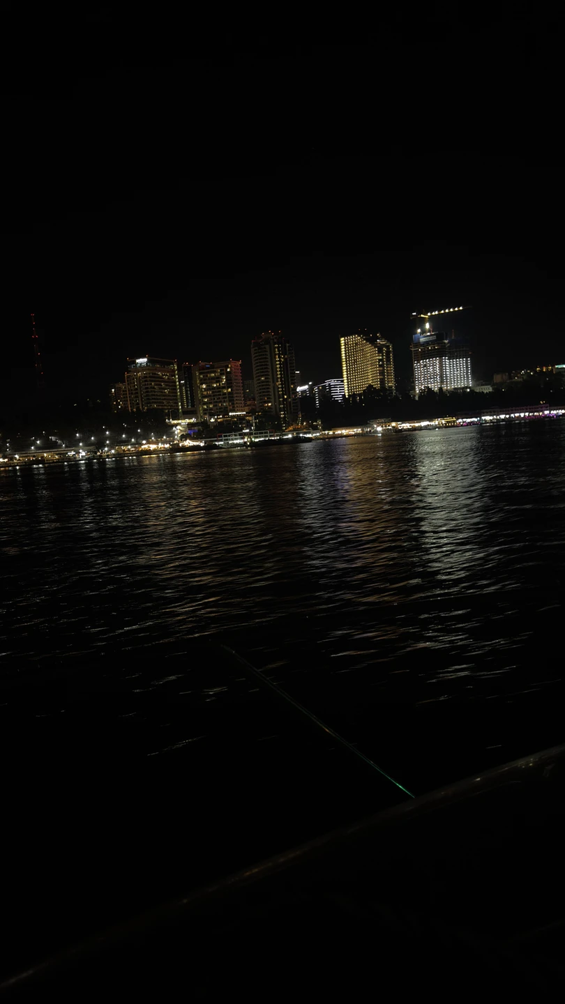 Всё отлично, очень понравилось, ездили около 9 часов вечера, невероятно красиво выглядит город, получились классные фотографии, определённо советую ☺️