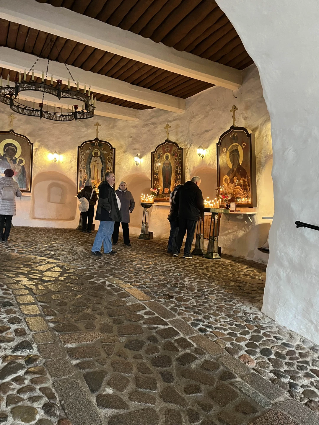 Русь стародавняя: Изборск и Псково-Печерский монастырь (Анна)