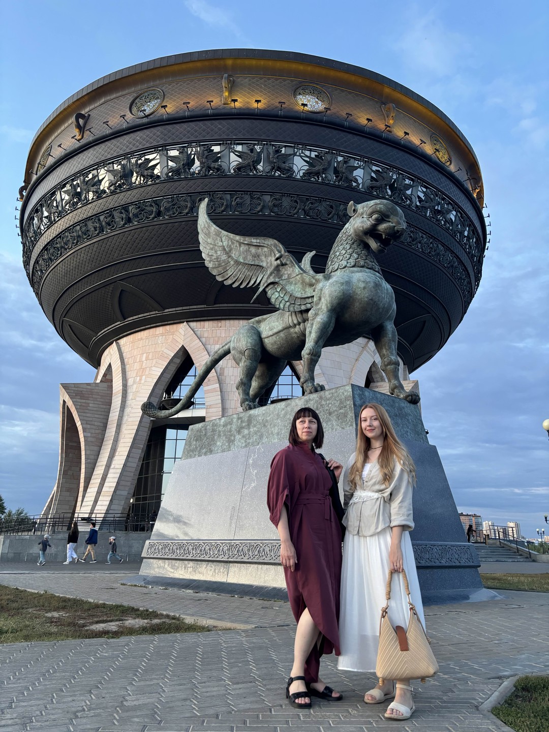 Отличная вечерняя экскурсия, особенно удобно, что взяли её в первый день путешествия, сразу ознакомились с основными