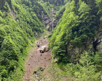 Путь через скалы Лечхуми и виноградники Рачи