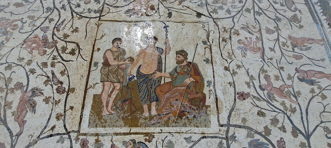 Прекрасно организованная экскурсия с замечательным гидом Хасаном. Получили огромное удовольствие. А древние Загуан и Удна впечатлили