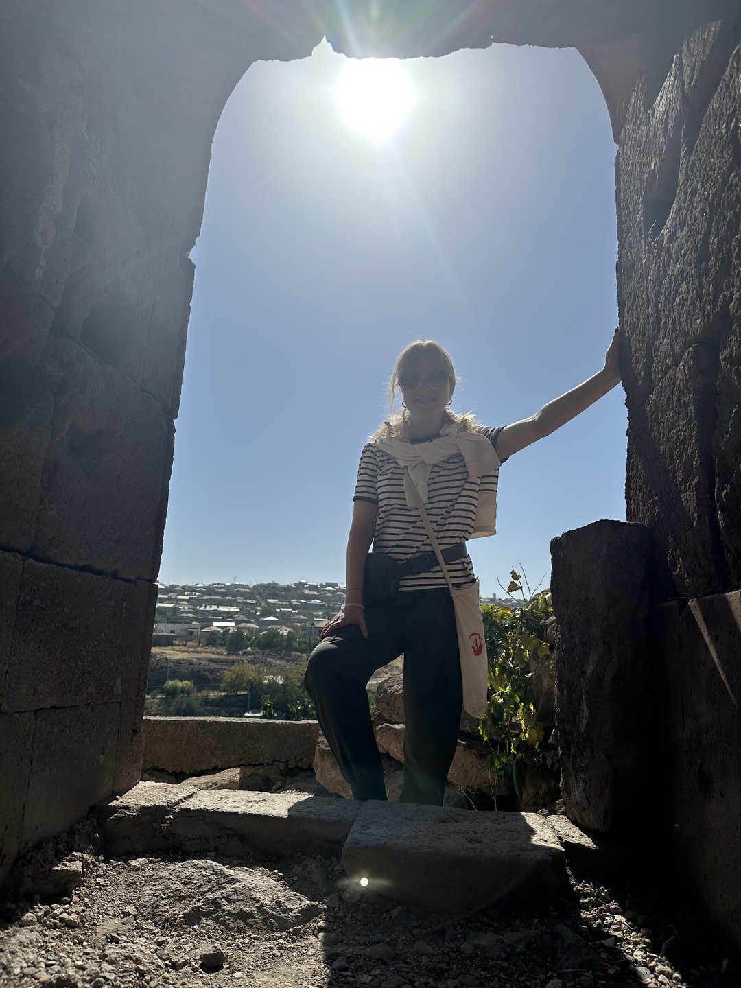 Нона очень приятный внимательный гид. Много знает о своем городе. Ясно и понятно преподносит материал. Аштарак