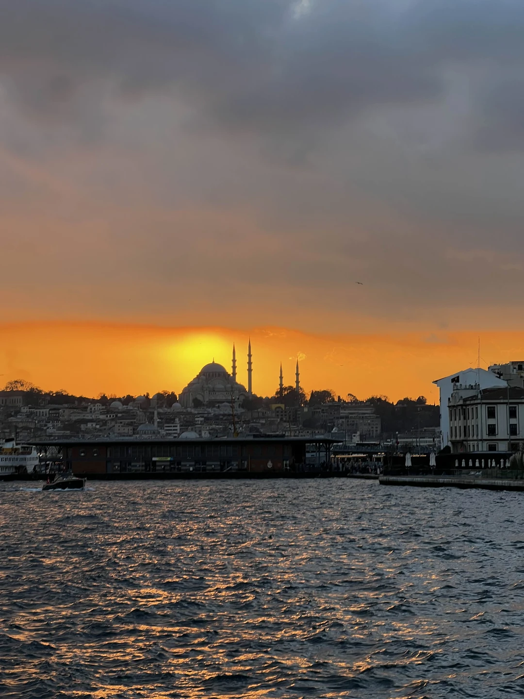 Ребята молодцы, помогли сделать нам праздник мечты. Спасибо и рекомендую их как для прогулки на закате так и для важных событий ❤️❤️❤️