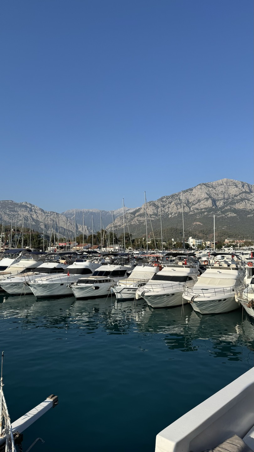 Все понравилось, доступно объясняют. Видимо из-за не сезона было не особо много людей, Кемер очень понравился)