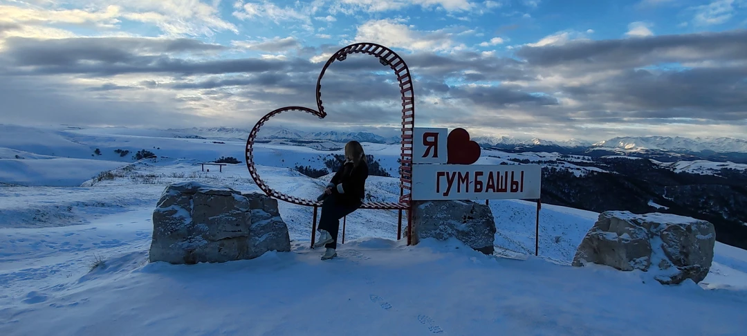Вчера вернулись с экскурсии на Домбай. Все прошло отлично 👌 Гид Иван был великолепен. Это настоящий