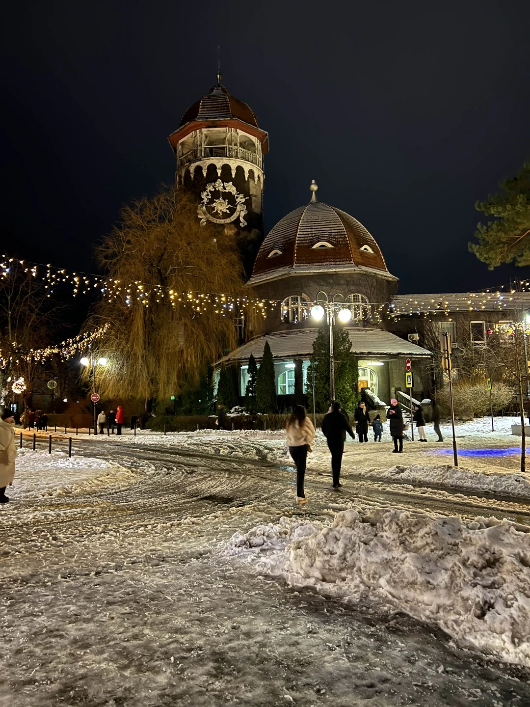 Отлично продуман маршрут, 8 часов пролетели незаметно. Алексей рассказывал очень увлекательно, показал красивые виды, живописные пейзажи