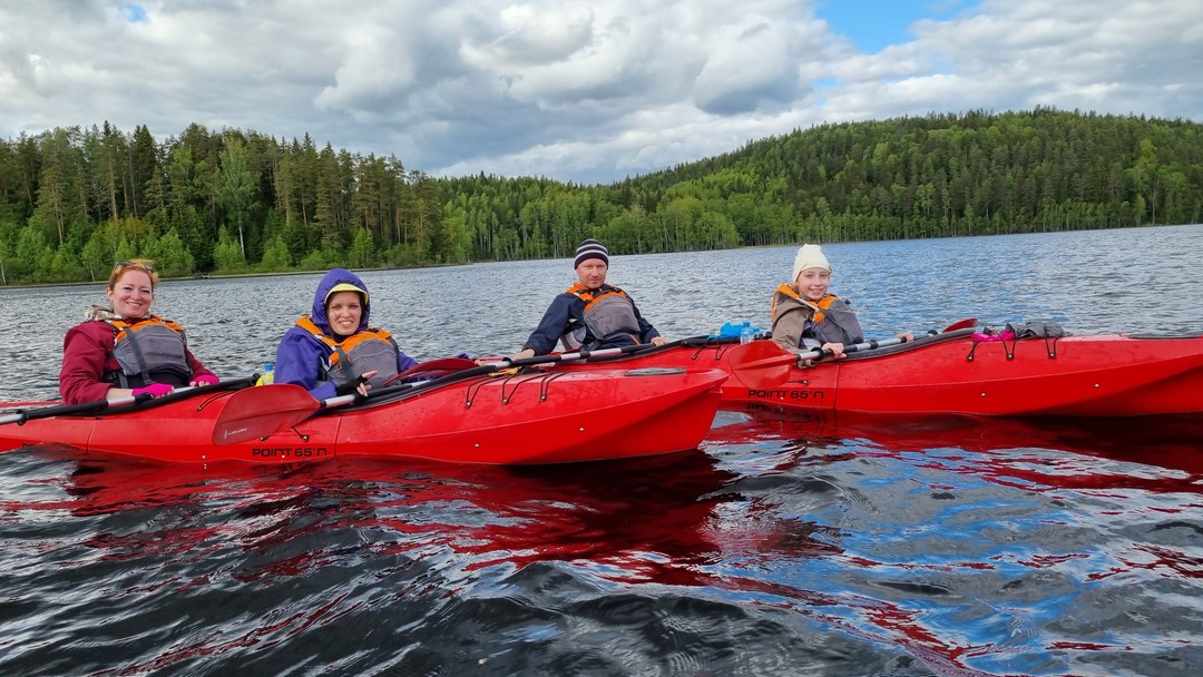 Нам очень понравился день, проведённый с Иваном! Он показал природу Карелии с иной стороны. Мы прогулялись,