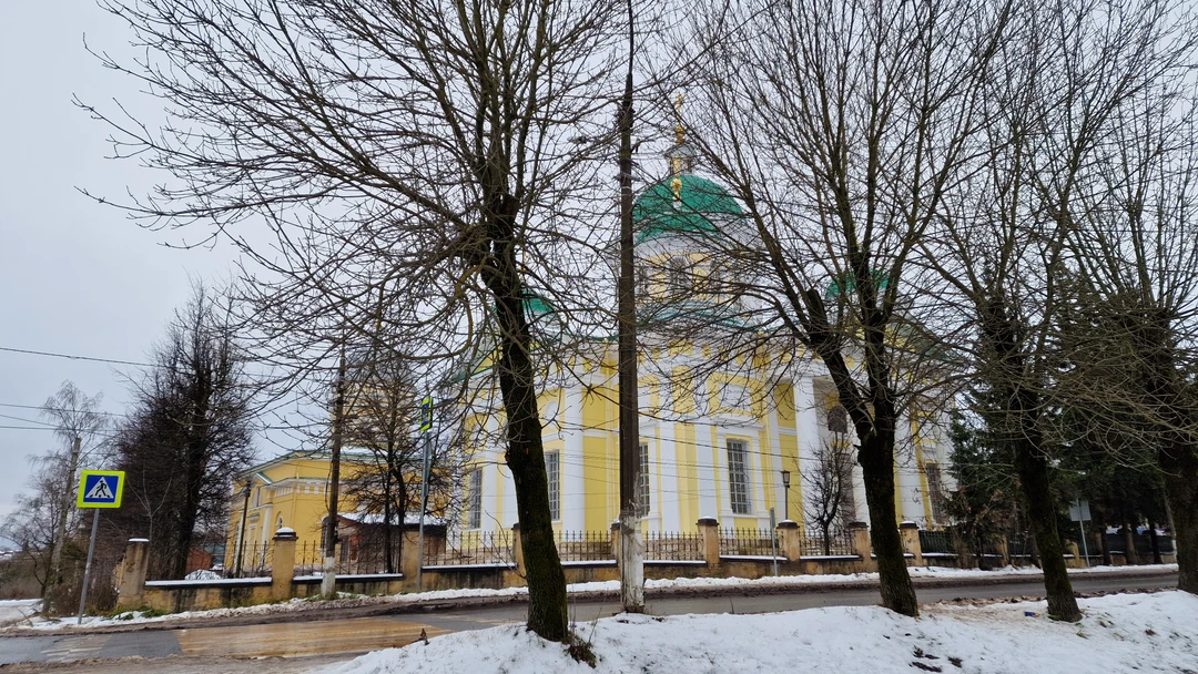 Наше знакомство с Торжком благодаря гиду Галине прошла в необычном, но очень интересном формате. Встреча началась