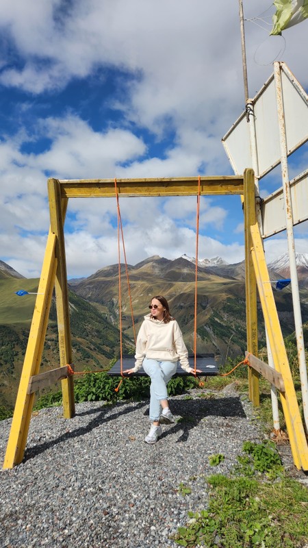 Индивидуально, душевно, живописно: джип-тур от Тбилиси до Казбеги только для вас