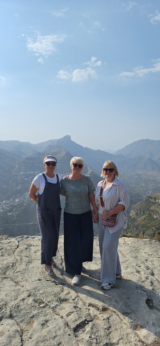 Здравствуйте. Провели три незабываемых дня в горах. Мы ездили группой 5 человек в очень комфортном микроавтобусе.