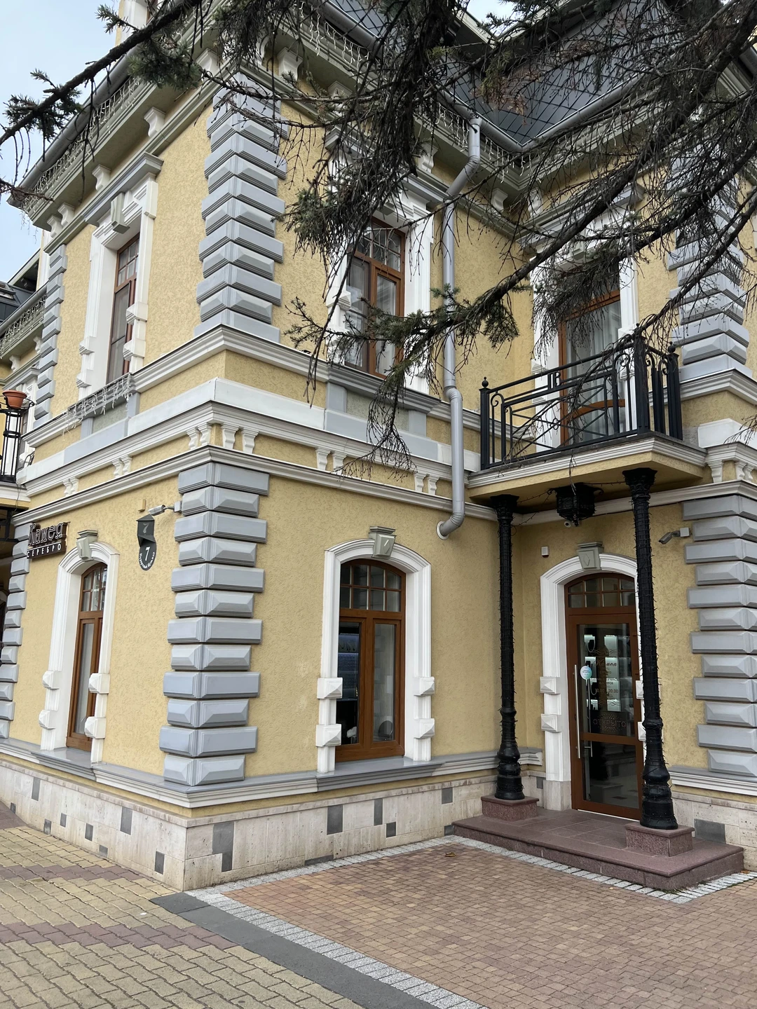 Эта экскурсия для тех, кто любит узнавать о городе не по материалам Википедии, а из рассказов