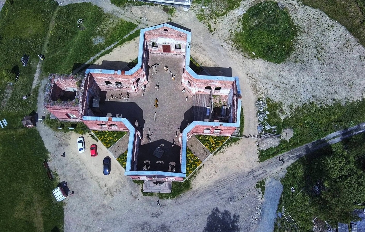 Прогулка на конях по неизведанной и заброшенной Карелии